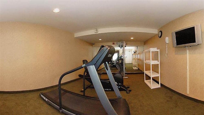 Imagen de los interiores del Hotel SureStay Hotel by Best Western East Brunswick. Foto 6