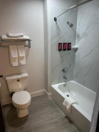 Imagen general del Hotel SureStay Hotel by Best Western Groves. Foto 2