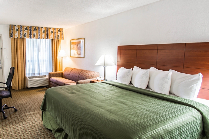 Imagen de la habitación del Hotel SureStay Hotel by Best Western St. Pete Clearwater Airport. Foto 8