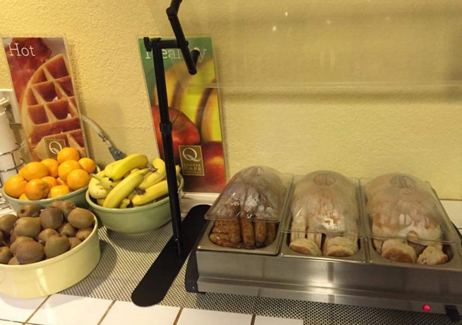 Imagen del bar/restaurante del Hotel SureStay Hotel by Best Western St. Pete Clearwater Airport. Foto 5