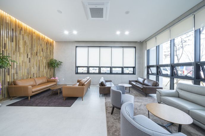 Imagen de los interiores del Hotel SureStay Plus Hotel By Best Western Asan. Foto 20