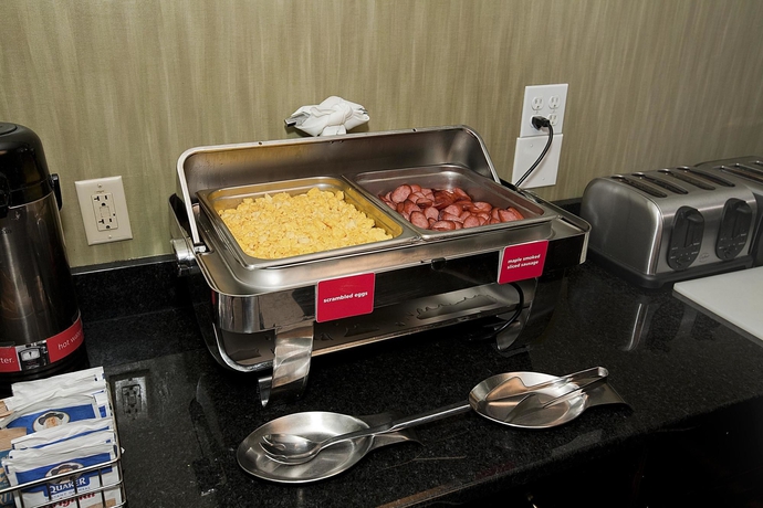 Imagen del bar/restaurante del Hotel SureStay Plus Hotel by Best Western Clearwater Central. Foto 3