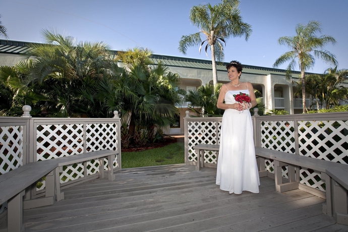 Imagen de los exteriores del Hotel SureStay Plus Hotel by Best Western Clearwater Central. Foto 8