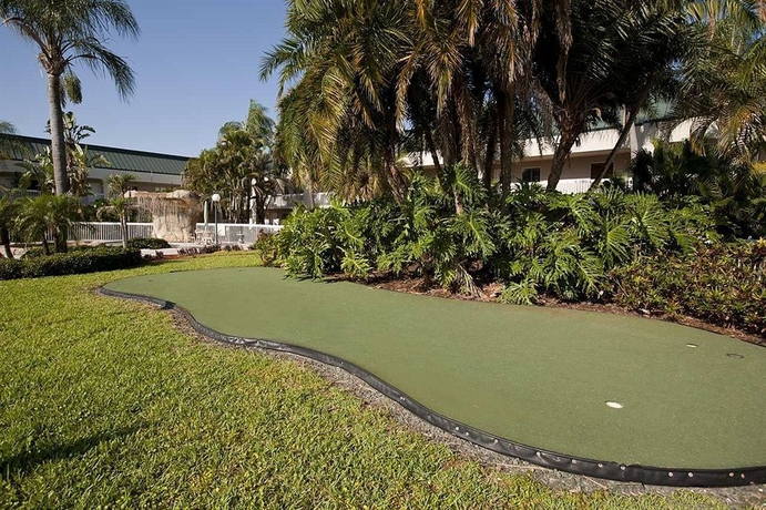 Imagen de los exteriores del Hotel SureStay Plus Hotel by Best Western Clearwater Central. Foto 9
