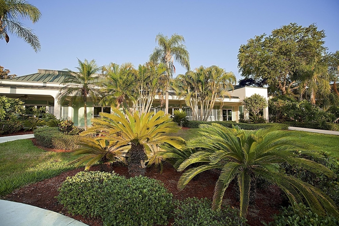 Imagen de los exteriores del Hotel SureStay Plus Hotel by Best Western Clearwater Central. Foto 10