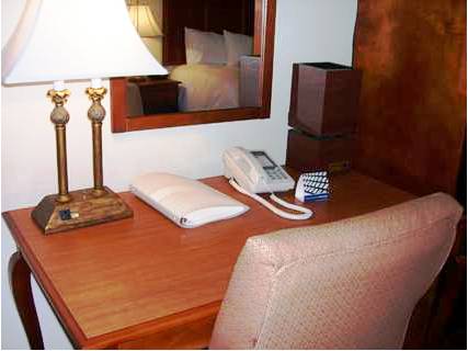 Imagen de la habitación del Hotel SureStay Plus Hotel by Best Western Norman. Foto 5