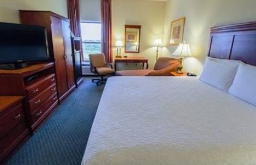 Imagen de la habitación del Hotel SureStay Plus Hotel by Best Western Norman. Foto 8