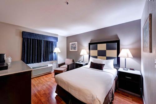 Imagen general del Hotel SureStay Plus Hotel by Best Western Redding. Foto 1