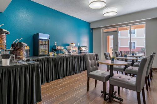 Imagen general del Hotel SureStay Plus Hotel by Best Western The Villages. Foto 16