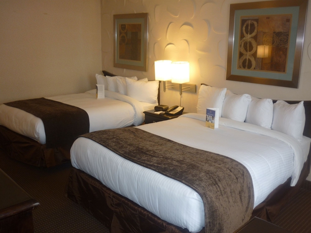 Imagen de la habitación del Hotel SureStay Plus by Best Western Albany Airport. Foto 10