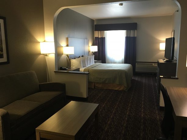Imagen general del Hotel SureStay Plus by Best Western Edmond. Foto 2