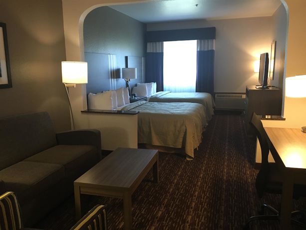 Imagen de la habitación del Hotel SureStay Plus by Best Western Edmond. Foto 9