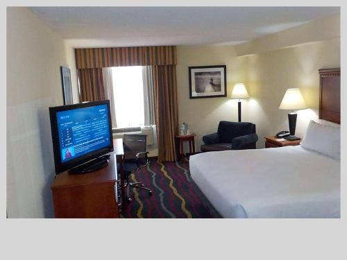 Imagen de la habitación del Hotel SureStay Plus by Best Western Jacksonville. Foto 8