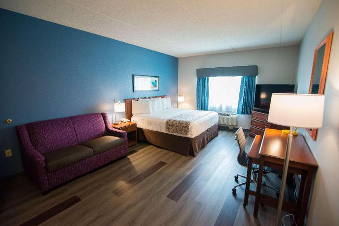 Imagen de la habitación del Hotel SureStay Plus by Best Western Louisville Airport Expo. Foto 11