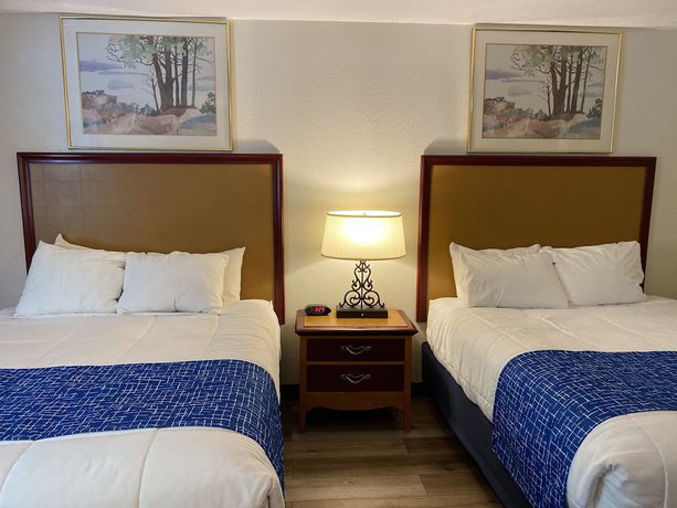 Imagen de la habitación del Hotel SureStay Plus by Best Western Mammoth Lakes. Foto 5