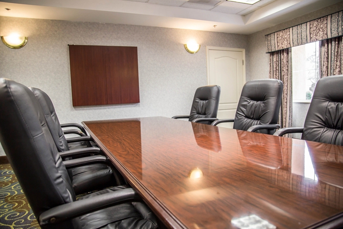 Imagen de los interiores del Hotel SureStay Plus by Best Western Orlando Lake Buena Vista. Foto 13