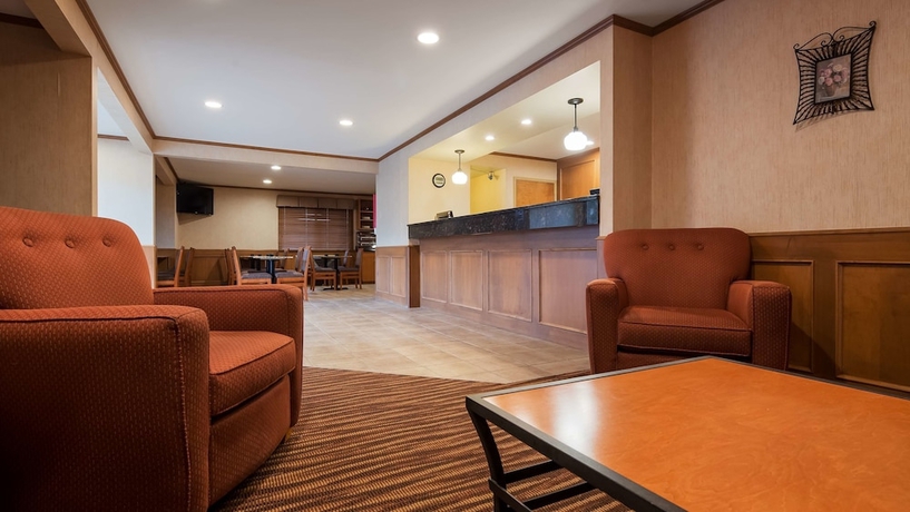 Imagen de los interiores del Hotel SureStay Plus by Best Western Salmon Arm. Foto 16