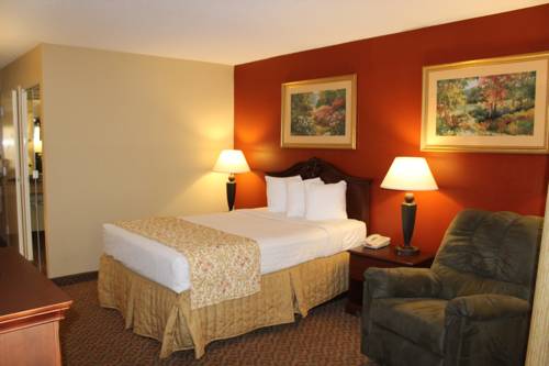 Imagen de la habitación del Hotel SureStay Plus by Best Western Southern Pines Pinehurst. Foto 2