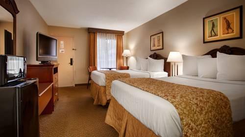 Imagen de la habitación del Hotel SureStay Plus by Best Western Southern Pines Pinehurst. Foto 9