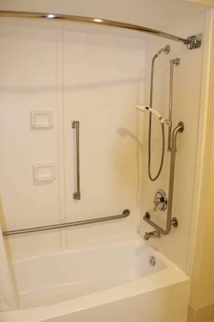 Imagen de la habitación del Hotel SureStay Plus by Best Western Southern Pines Pinehurst. Foto 16