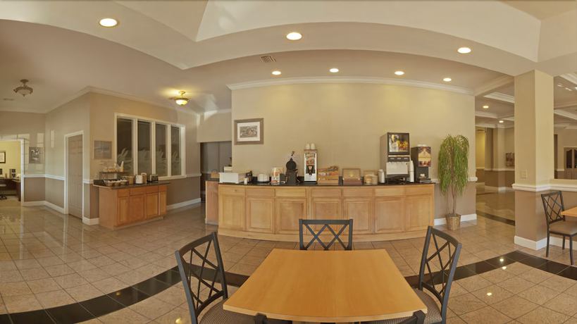Imagen del bar/restaurante del Hotel SureStay Plus by Best Western St Marys Cumberland. Foto 3