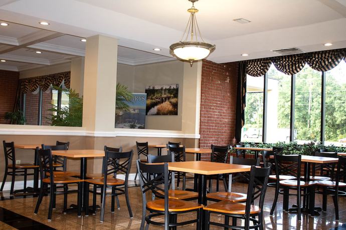 Imagen del bar/restaurante del Hotel SureStay Plus by Best Western St Marys Cumberland. Foto 4