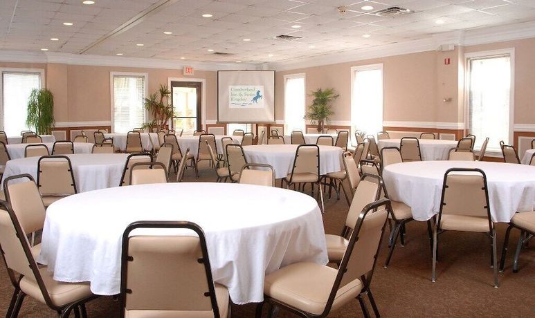 Imagen de los interiores del Hotel SureStay Plus by Best Western St Marys Cumberland. Foto 17