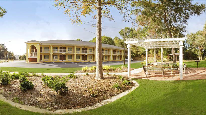 Imagen de los exteriores del Hotel SureStay Plus by Best Western St Marys Cumberland. Foto 13