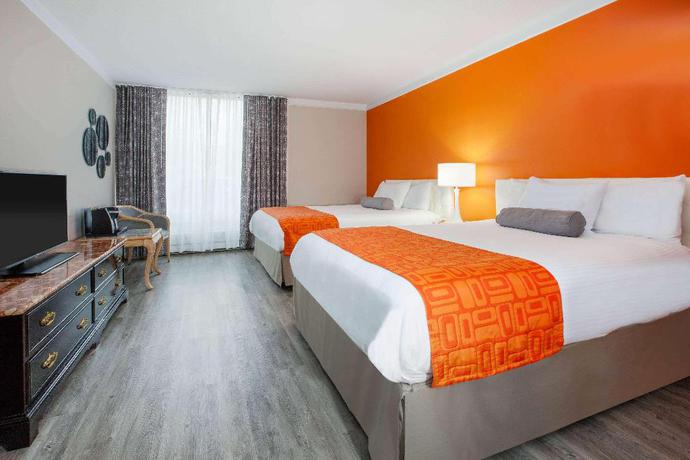 Imagen de la habitación del Hotel SureStay Plus by Best Western Windsor. Foto 4