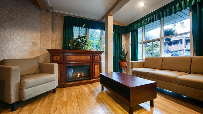 Imagen de los interiores del Hotel SureStay Plus by Best Western Woodbury Inn. Foto 9