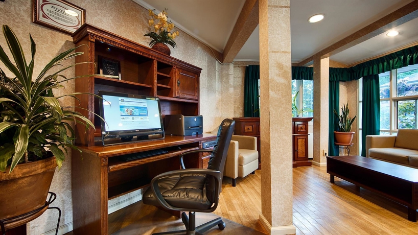 Imagen de los interiores del Hotel SureStay Plus by Best Western Woodbury Inn. Foto 12