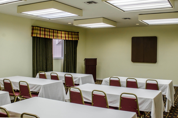 Imagen de los interiores del Hotel SureStay Studio by Best Western Pensacola. Foto 11