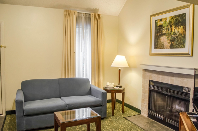 Imagen de los interiores del Hotel SureStay Studio by Best Western Pensacola. Foto 13