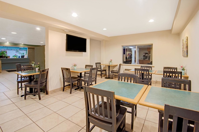 Imagen del bar/restaurante del Hotel SureStay by Best Western Albuquerque East I-40. Foto 4