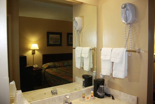 Imagen de la habitación del Hotel SureStay by Best Western Brunswick. Foto 13