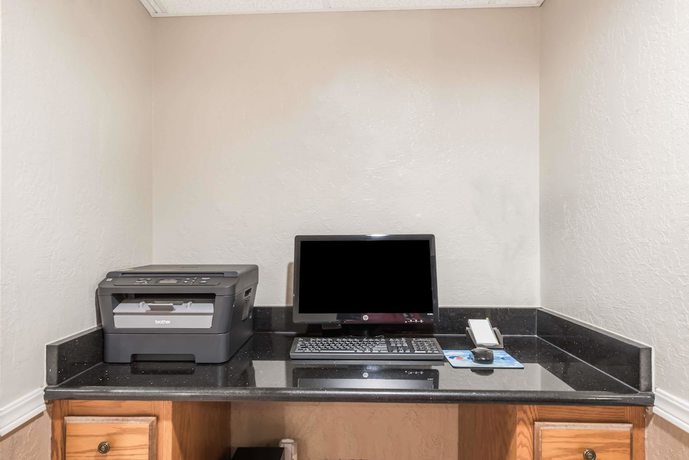 Imagen de los interiores del Hotel SureStay by Best Western Duncan. Foto 12