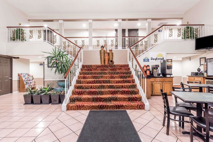 Imagen de los interiores del Hotel SureStay by Best Western Duncan. Foto 15