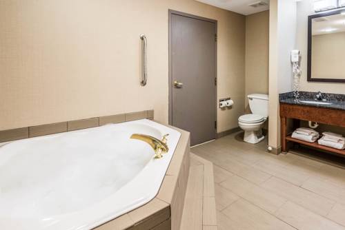 Imagen de la habitación del Hotel SureStay by Best Western Marion. Foto 12