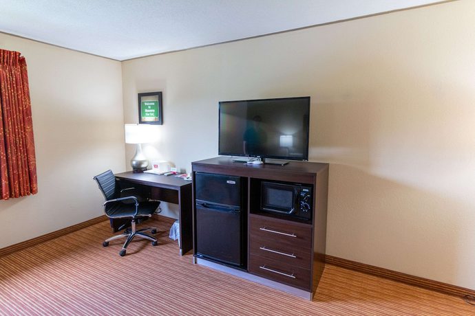 Imagen de la habitación del Hotel SureStay by Best Western Massena. Foto 18