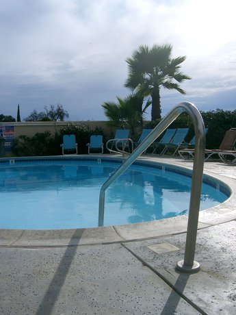 Imagen de la piscina del Hotel SureStay by Best Western Morgan Hill. Foto 18
