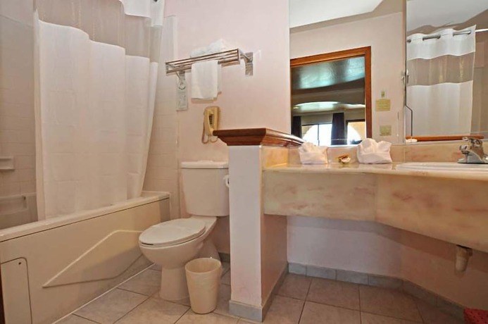 Imagen de la habitación del Hotel SureStay by Best Western Morgan Hill. Foto 6