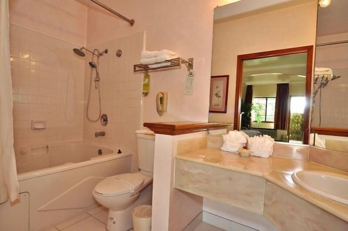 Imagen de la habitación del Hotel SureStay by Best Western Morgan Hill. Foto 7