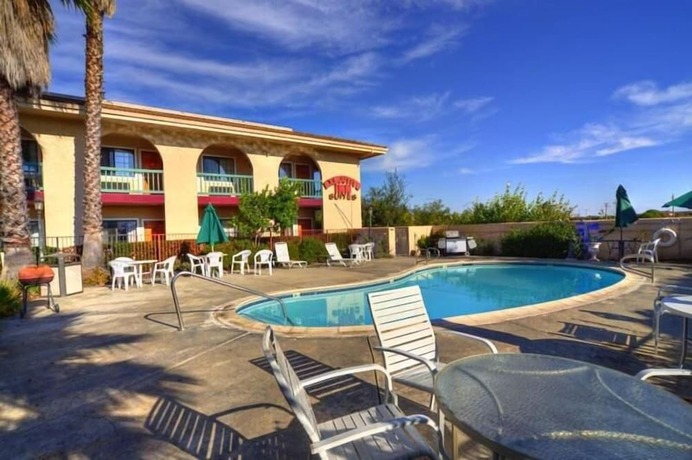 Imagen de la piscina del Hotel SureStay by Best Western Morgan Hill. Foto 19