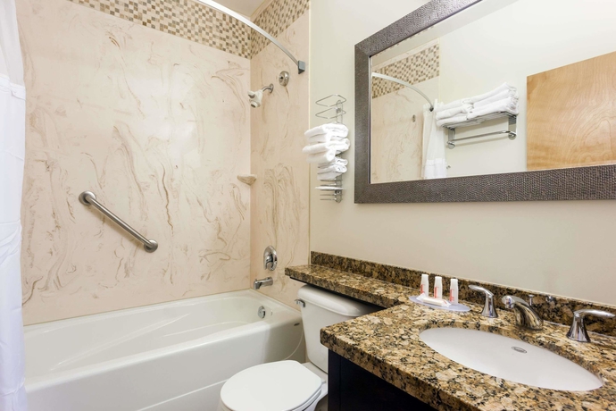 Imagen de la habitación del Hotel SureStay by Best Western Richmond Vancouver Airport. Foto 7