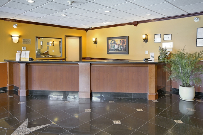 Imagen de los interiores del Hotel SureStay by Best Western Richmond Vancouver Airport. Foto 13