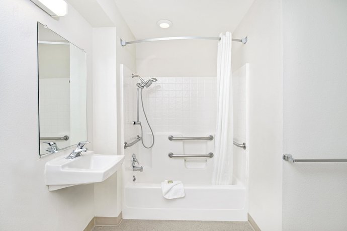 Imagen de la habitación del Hotel SureStay by Best Western Sacramento South Natomas. Foto 7
