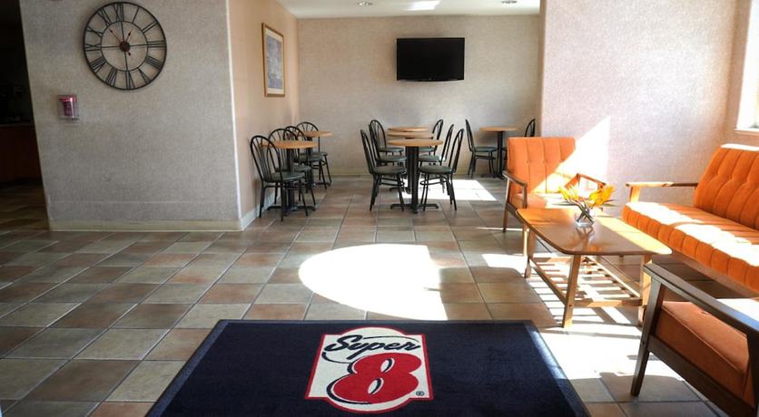 Imagen de los interiores del Hotel SureStay by Best Western Sacramento South Natomas. Foto 13