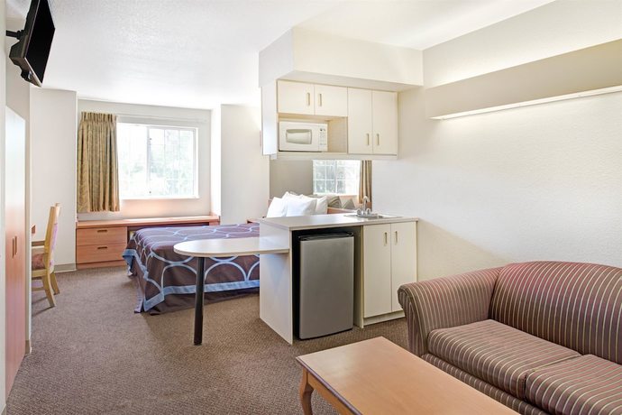 Imagen de la habitación del Hotel SureStay by Best Western Sacramento South Natomas. Foto 9