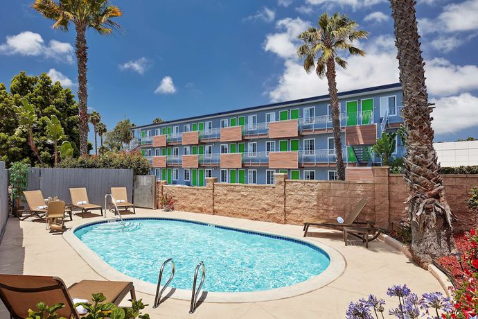 Imagen de la piscina del Hotel SureStay by Best Western San Diego Pacific Beach. Foto 20