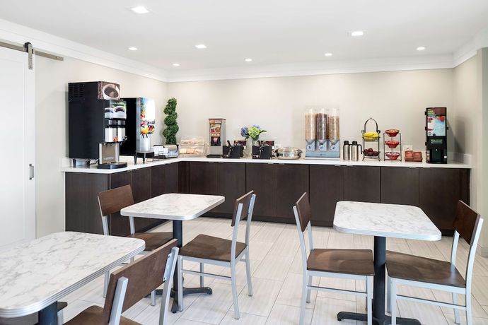 Imagen del bar/restaurante del Hotel SureStay by Best Western San Diego Pacific Beach. Foto 3